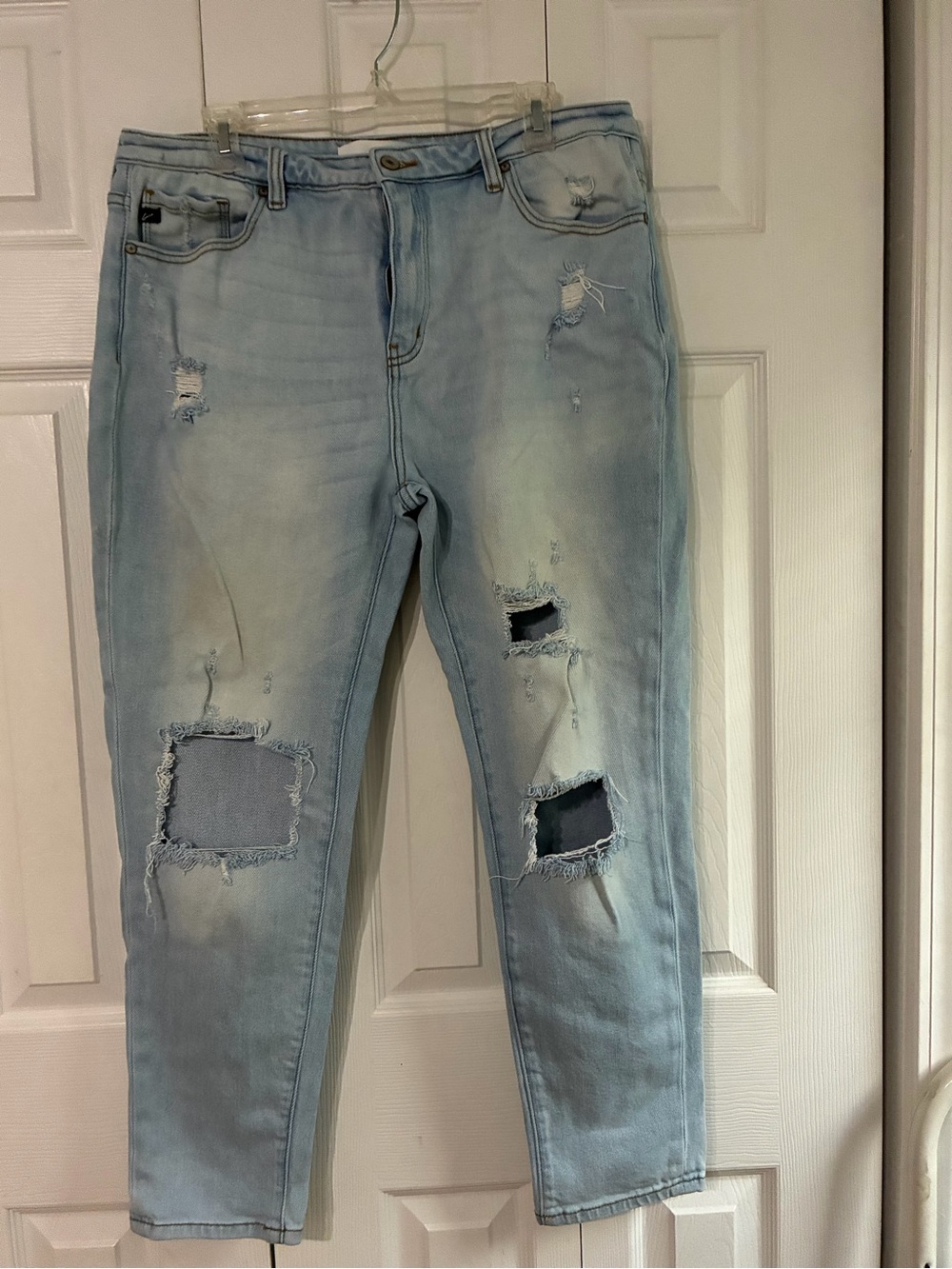 KanCan Light Blue Distressed Ankle Jeans
